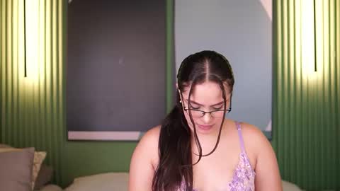 Teylor  Kim online show from October 1, 7:08 pm