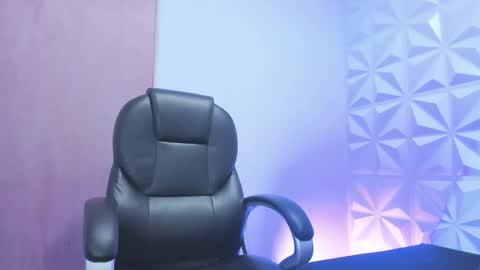 Taylor online show from January 13, 2:54 pm