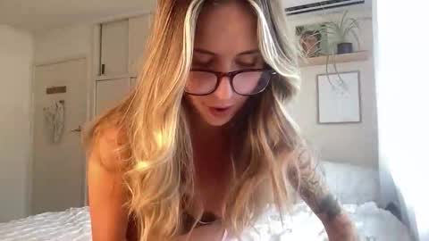 Taylor online show from January 9, 3:22 am