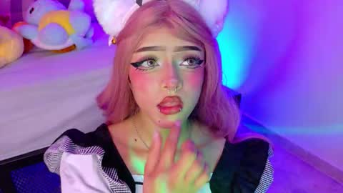 TAYLOR  online show from February 19, 11:54 am