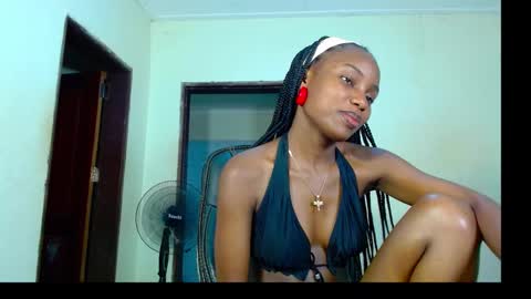 Snapshot of teasequeen01 chatting on February 26, 9:29 pm queen online show from February 26, 9:29 pm