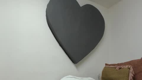 ALICIA--- online show from December 3, 7:33 am