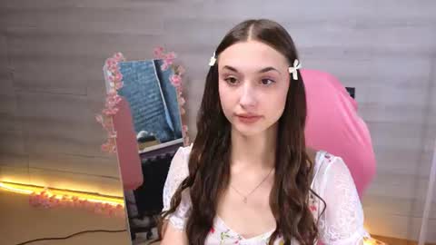 Belle online show from June 25, 3:17 am