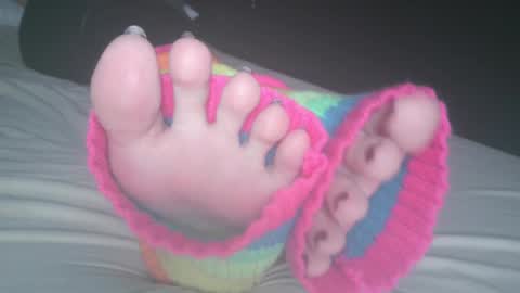 Viv West online show from February 5, 5:09 am