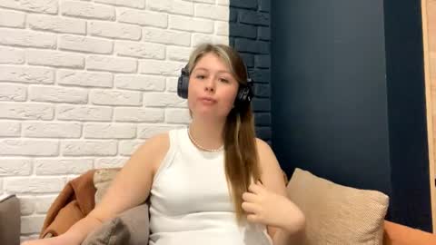 Lana online show from March 15, 9:11 am