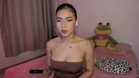 Snapshot of tenshi_leah chatting on October 27, 11:32 pm Leah online show from October 27, 11:32 pm