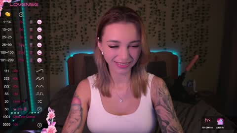 Snapshot of teona_amore chatting on December 4, 6:11 am Teya online show from December 4, 6:11 am