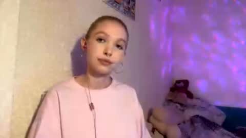 Im Olivia online show from October 10, 3:17 pm