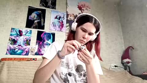 Alice online show from May 11, 11:45 am