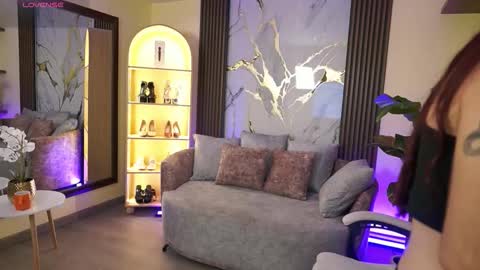 Tessa Fox online show from February 20, 11:45 am