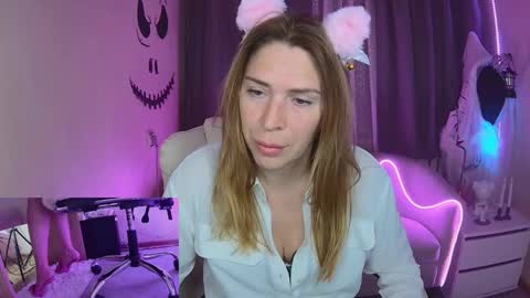 tessadaybreak online show from October 25, 8:22 am