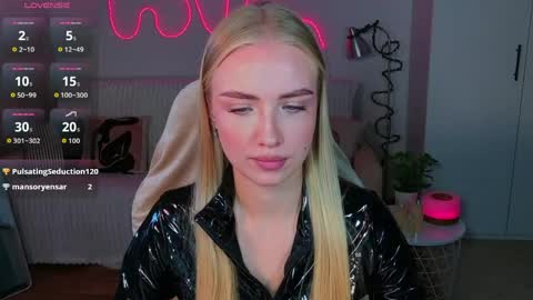 TessaHamilton online show from May 31, 3:07 pm