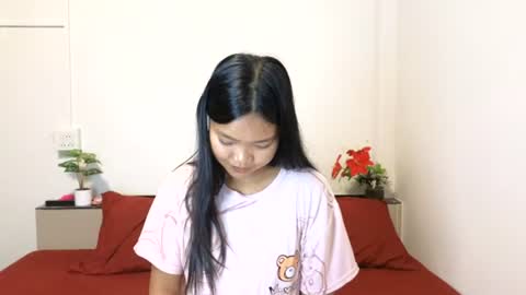 AbbieThai  online show from July 29, 4:40 pm