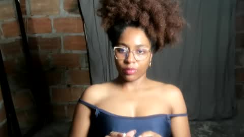 thaimy_ online show from July 21, 1:17 am