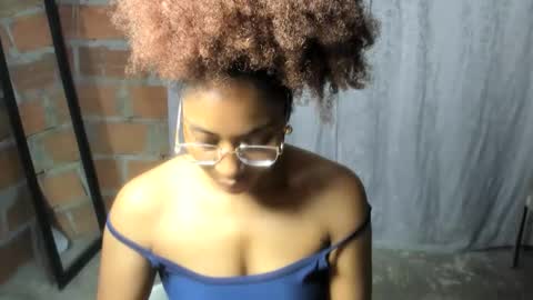 thaimy_ online show from June 5, 3:10 am