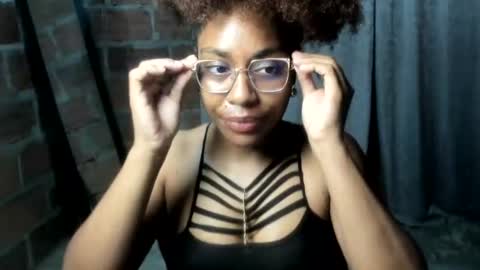 thaimy_ online show from June 16, 2:12 am