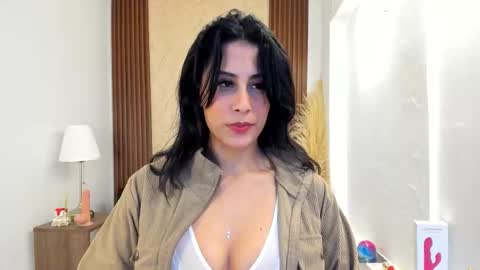 Sweet Thais  online show from January 17, 1:40 pm