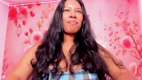 Snapshot of thais_waldrof chatting on February 4, 1:12 am Andreina online show from February 4, 1:12 am