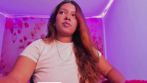 Snapshot of thais_waldrof chatting on September 23, 3:15 am Andreina online show from September 23, 3:15 am