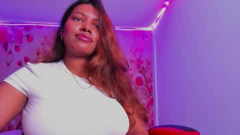 Snapshot of thais_waldrof chatting on October 14, 3:42 am Andreina online show from October 14, 3:42 am