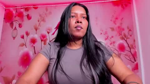 Snapshot of thais_waldrof chatting on March 2, 9:19 pm Andreina online show from March 2, 9:19 pm