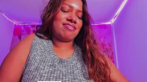 Snapshot of thais_waldrof chatting on September 14, 4:54 am Andreina online show from September 14, 4:54 am
