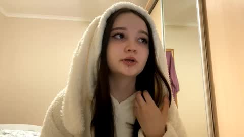 Yumi online show from February 15, 4:06 pm