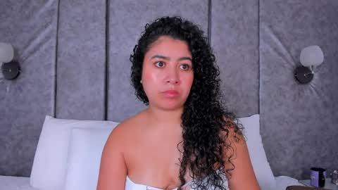 thara webstter online show from April 8, 11:45 am