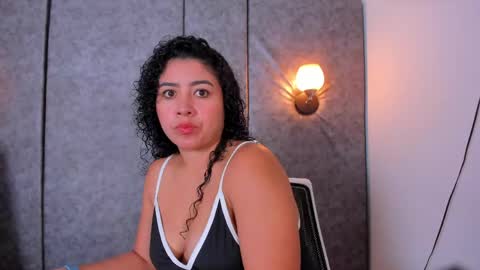 thara webstter online show from April 20, 11:57 am