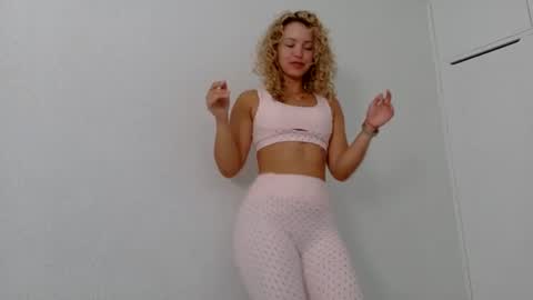 Lily Marie online show from August 6, 4:14 pm