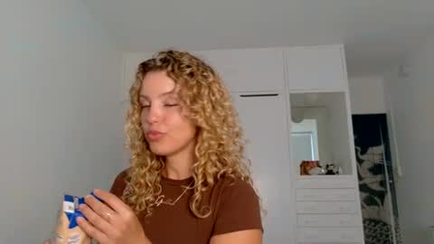 Lily Marie online show from June 20, 9:29 pm