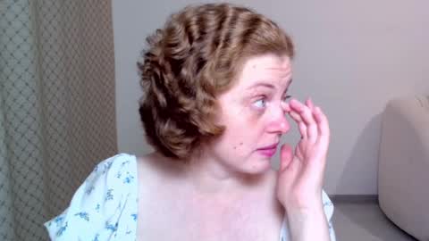 Ella online show from October 16, 5:15 pm