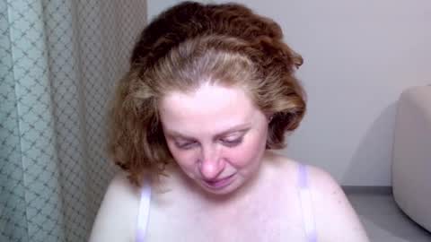 Ella online show from November 20, 7:15 pm