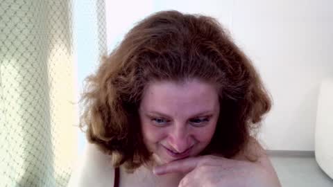 Ella online show from April 17, 8:27 am