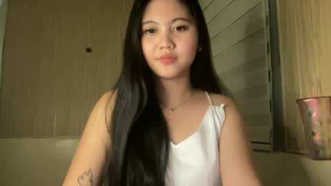 thelifeof_kiara online show from July 1, 1:10 pm