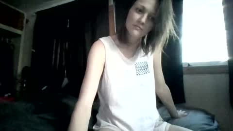 Snapshot of thelovecreep chatting on September 16, 9:56 pm lovecreep online show from September 16, 9:56 pm