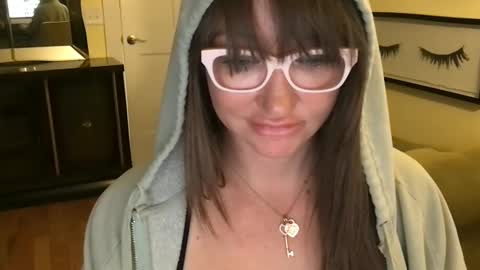 Cach Nelson online show from October 29, 9:02 am