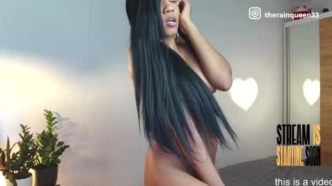 YAYA  online show from November 22, 5:37 pm