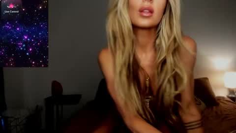 Selina Kyle online show from June 3, 4:12 pm