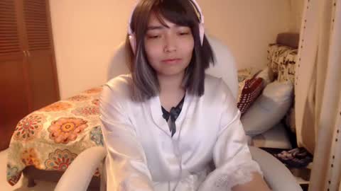 Snapshot of thetalkingbutt chatting on February 15, 12:37 am Mai online show from February 15, 12:37 am