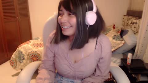 Snapshot of thetalkingbutt chatting on December 22, 7:54 am Mai online show from December 22, 7:54 am