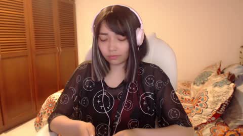 Snapshot of thetalkingbutt chatting on February 1, 10:05 am Mai online show from February 1, 10:05 am