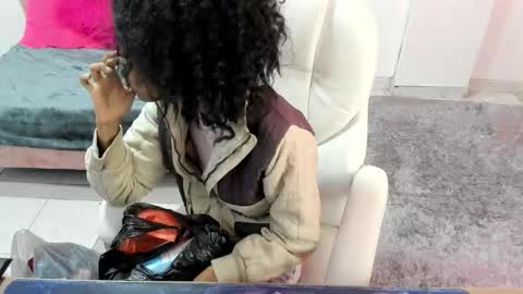 thianahorny online show from December 1, 11:58 am