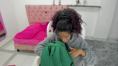 thianahornyy online show from February 9, 10:06 am