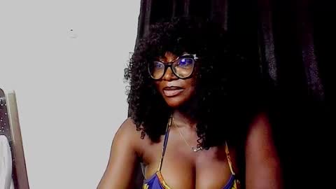 Snapshot of thick_ebonie chatting on October 6, 8:57 pm Jenny online show from October 6, 8:57 pm