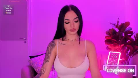 tiabelle online show from October 1, 6:35 pm