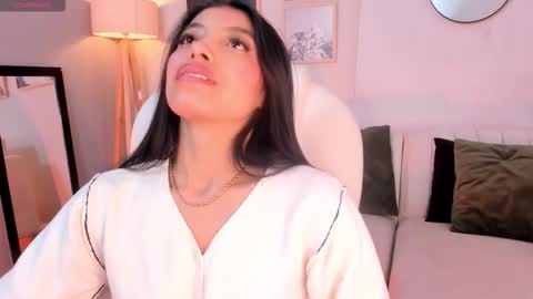 tiffany_low online show from February 25, 3:10 pm