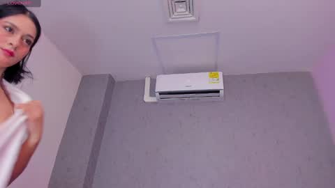 tiffany_mendez online show from October 8, 12:31 pm