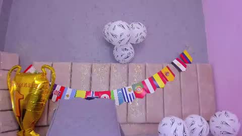 tiffany_mendez online show from June 19, 12:08 pm