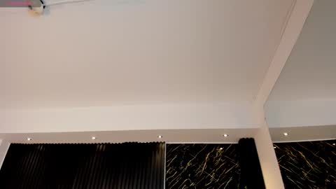 tiffanyhoustton online show from February 23, 11:42 am